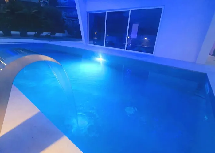 Lägenhet Penthouse Jacuzzi & Pool Luxury *