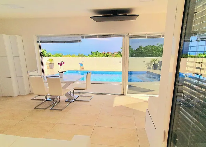 Penthouse Jacuzzi & Pool Luxury 오파티아