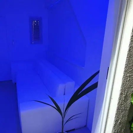 Penthouse Jacuzzi & Pool Luxury דירה