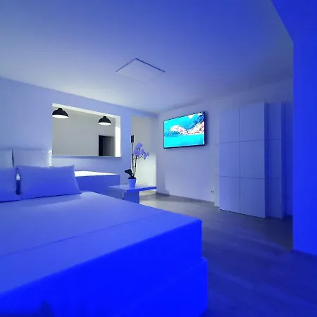 Penthouse Jacuzzi & Pool Luxury דירה