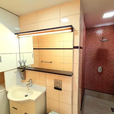 Penthouse Jacuzzi & Pool Luxury אופטיה