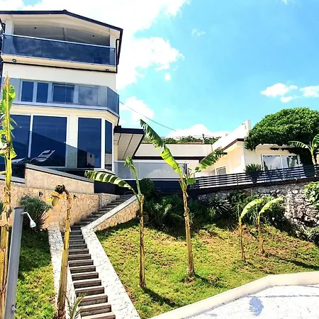 Apartman Penthouse Jacuzzi & Pool Luxury