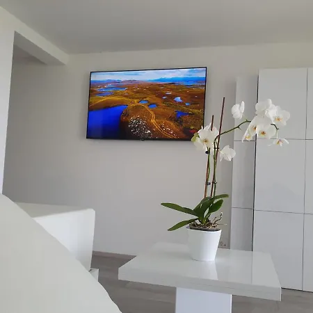 Penthouse Jacuzzi & Pool Apartmants