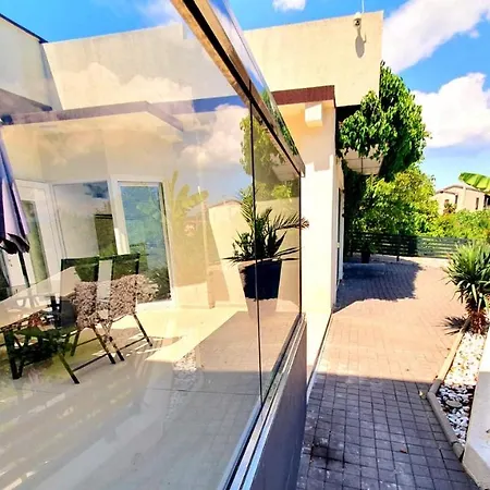 Penthouse Jacuzzi & Pool Luxury אופטיה