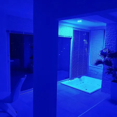Penthouse Jacuzzi & Pool Luxury אופטיה