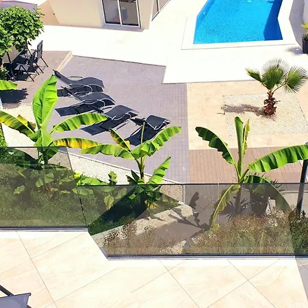 Penthouse Jacuzzi & Pool Luxury Апартаменты