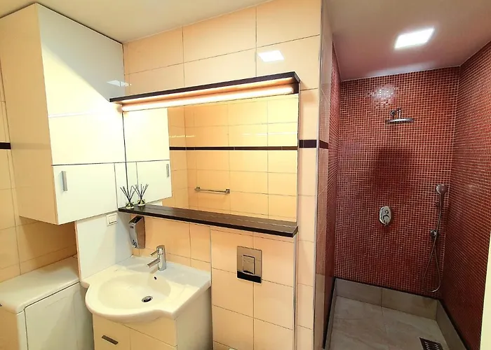 Penthouse Jacuzzi & Pool Luxury 奥帕提亚