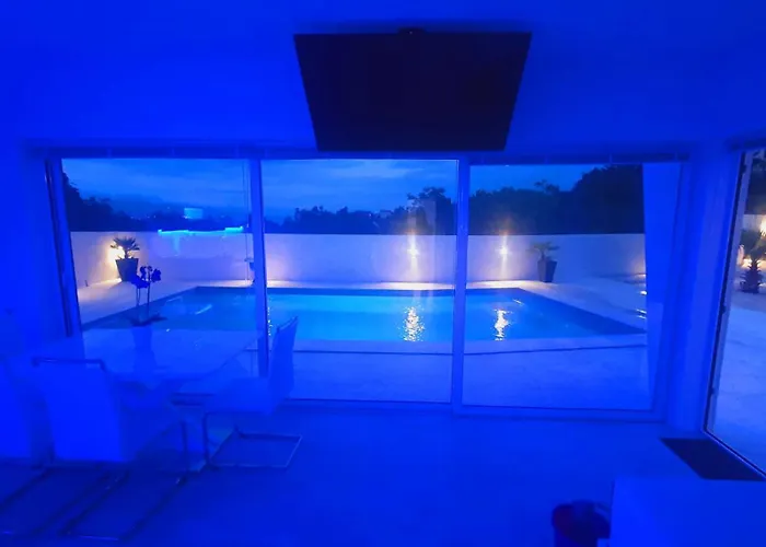 公寓 Penthouse Jacuzzi & Pool Luxury 奥帕提亚