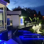 Penthouse Jacuzzi & Pool Luxury Apartman Abbázia