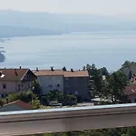 Penthouse Jacuzzi & Pool Luxury Apartman *
