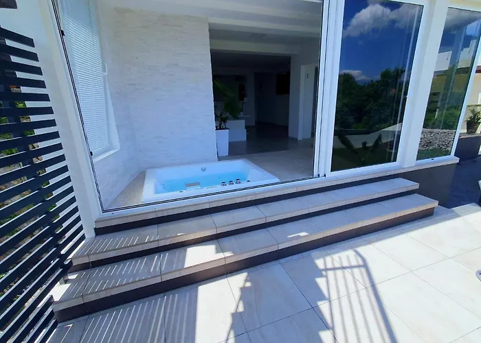 Penthouse Jacuzzi & Pool Luxury