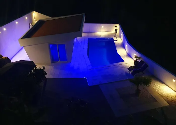 Penthouse Jacuzzi & Pool Luxury * オパティヤ