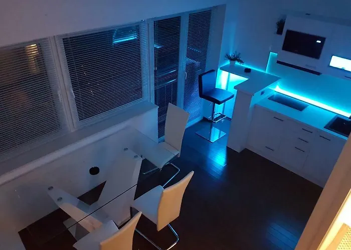 Penthouse Jacuzzi & Pool Luxury オパティヤ